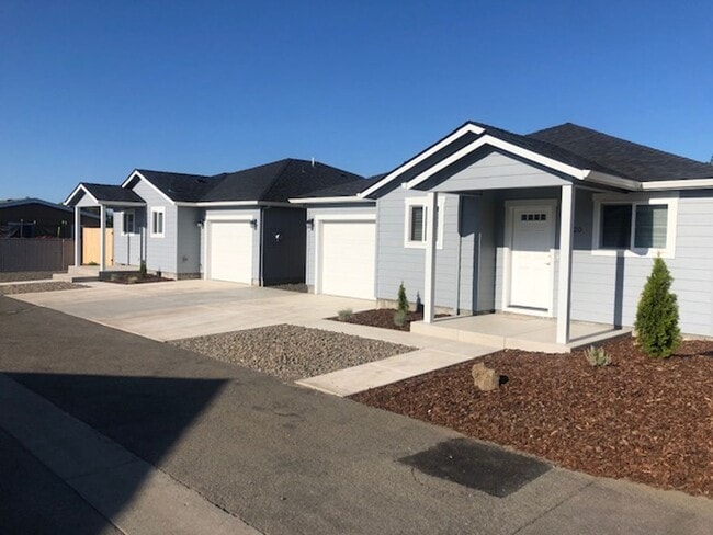 1120 Garfield St in Medford, OR - Building Photo - Building Photo