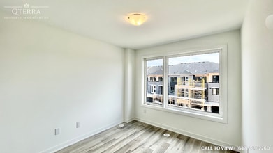 35 Spry Ln in Barrie, ON - Building Photo - Building Photo