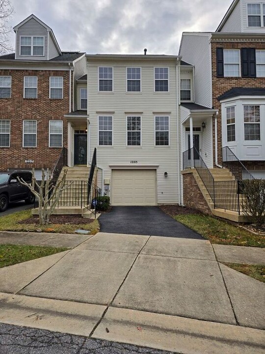 12215 Quilt Patch Ln in Bowie, MD - Building Photo