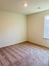 1009 Riverdale Cove in Jarrell, TX - Building Photo - Building Photo