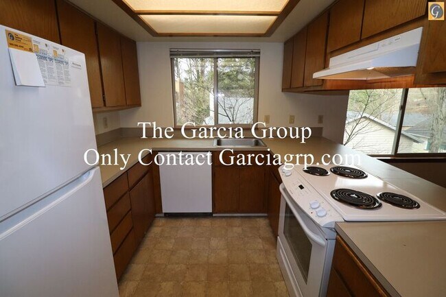 5902 SW Karla Ct in Portland, OR - Building Photo - Building Photo