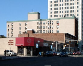 Plaza Apartments in Jersey City, NJ - Building Photo - Building Photo