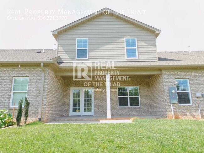 6826 Magnolia Pk Ct in Clemmons, NC - Building Photo - Building Photo