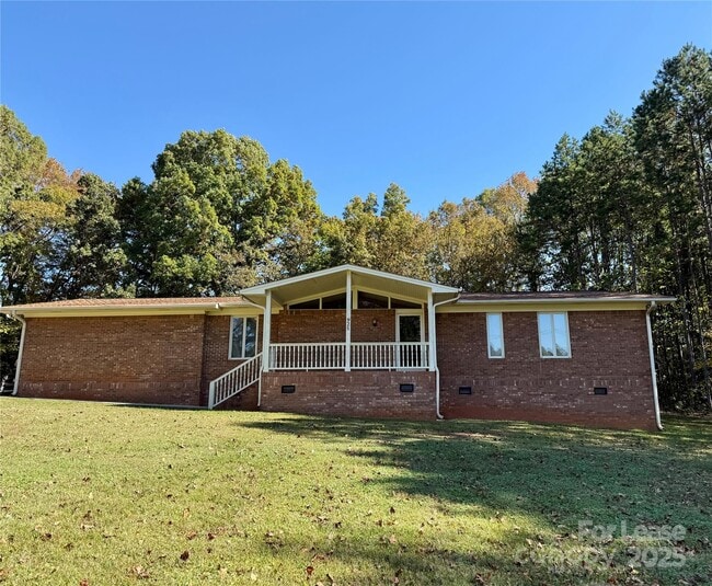 property at 925 Perth Rd