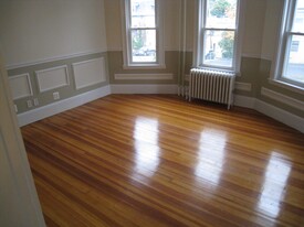 18 Bigelow St, Unit 1 in Boston, MA - Building Photo