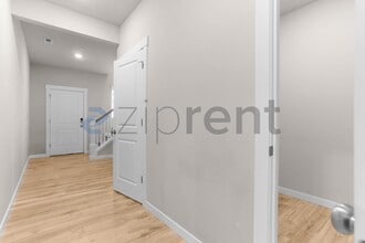 18823 111th Ave E in Puyallup, WA - Foto de edificio - Building Photo