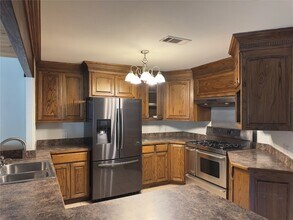 2614 W Newton Cir in Irving, TX - Building Photo - Building Photo