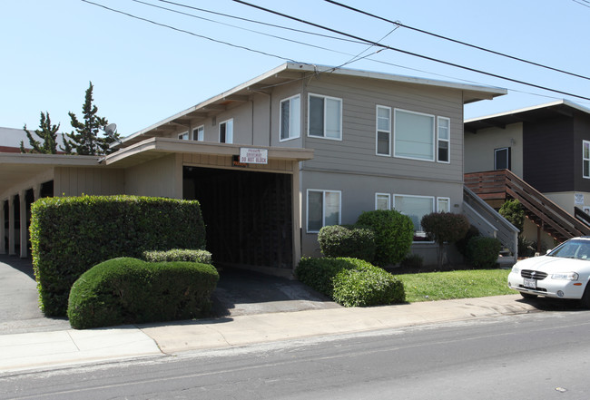 1140 Elmer St in Belmont, CA - Building Photo - Building Photo