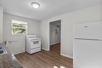 2328 Boss St in La Marque, TX - Building Photo - Building Photo