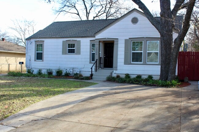 1506 15th Pl in Plano, TX - Building Photo - Building Photo