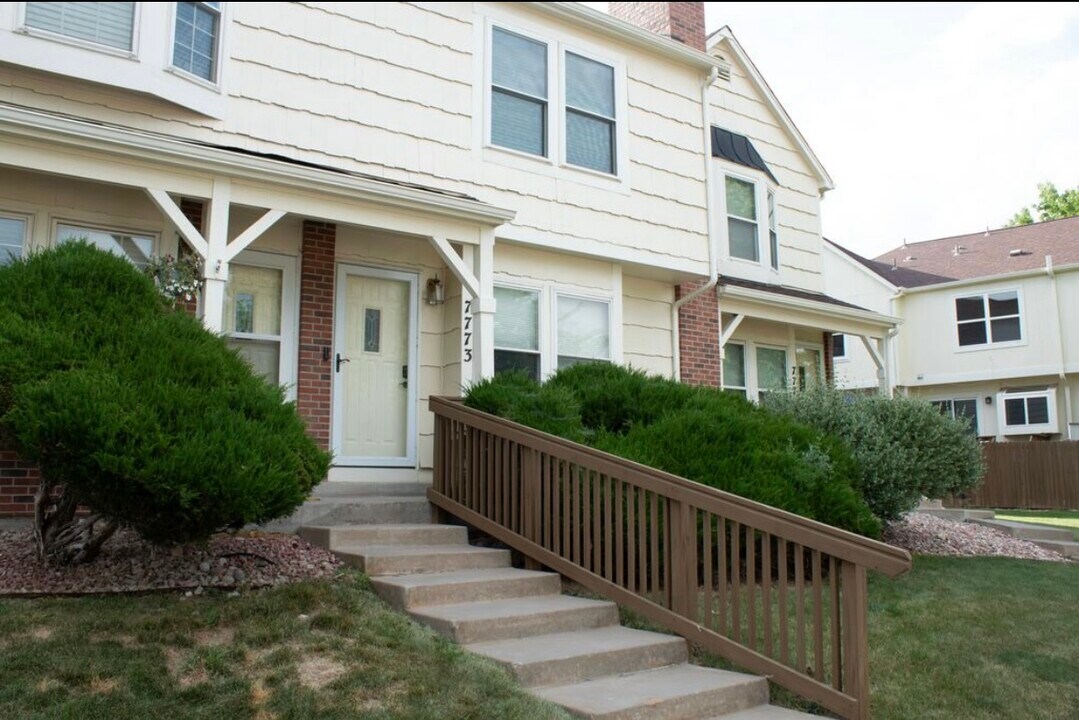 7773 S Steele St in Centennial, CO - Building Photo