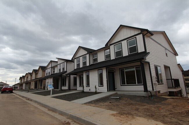 1011 Greenfield Dr in Cheney, WA - Building Photo - Building Photo