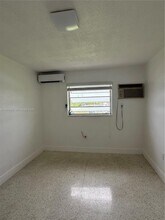 55 W 7th St-Unit -16 in Hialeah, FL - Building Photo - Building Photo