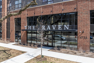 The Raven Residences in Chicago, IL - Building Photo - Building Photo