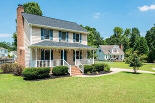 408 Hunters Ridge Dr in Fuquay Varina, NC - Building Photo