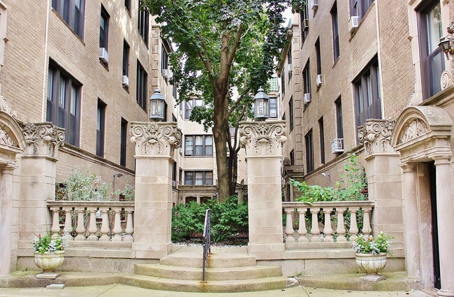 629 W Melrose St, Unit 621-1K in Chicago, IL - Foto de edificio - Building Photo