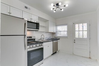 1324 Hillside Ave in Norfolk, VA - Building Photo - Building Photo