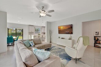 4509 E Aqua Bella Ln in Davie, FL - Foto de edificio - Building Photo