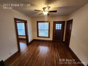 2033 Robin St in Lakewood, OH - Building Photo - Building Photo