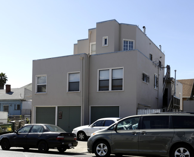 835 E 15th St in Oakland, CA - Foto de edificio - Building Photo