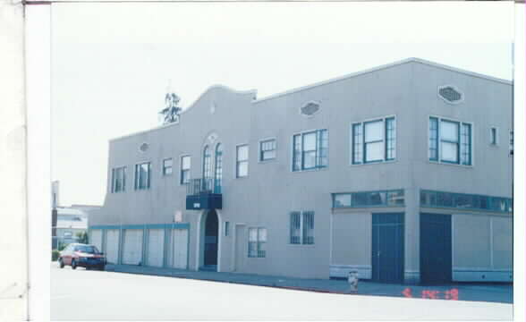 425-427 38th St in Oakland, CA - Foto de edificio - Building Photo