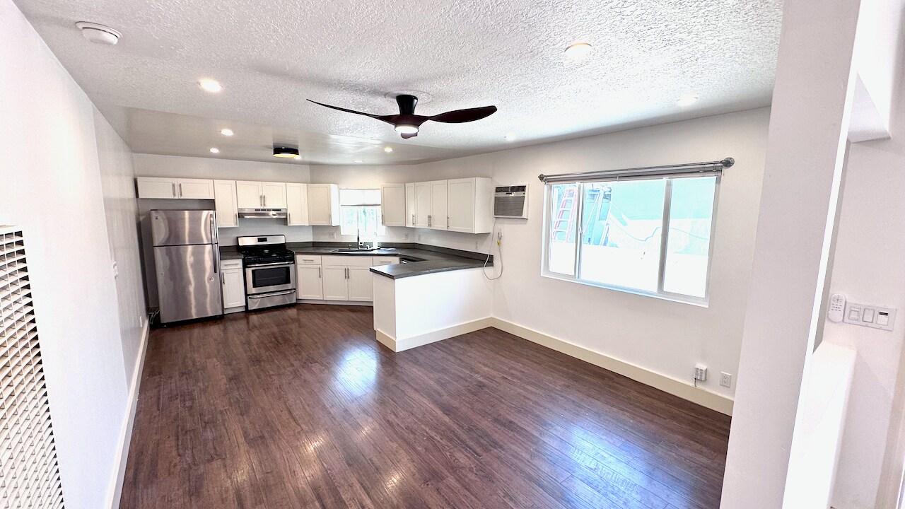 2821 1/2 S Sycamore Ave, Unit 2821 S. Sycamore Ave in Los Angeles, CA - Building Photo