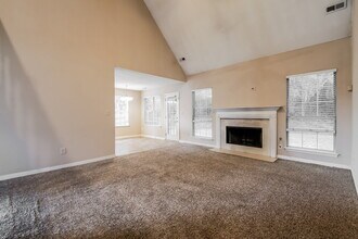 4713 Vineyard Ct in Smyrna, GA - Foto de edificio - Building Photo
