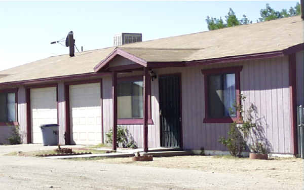 11947 Lee Ave in Adelanto, CA - Building Photo - Building Photo