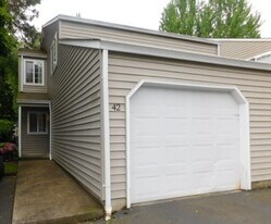 4001 12th St SE in Salem, OR - Building Photo