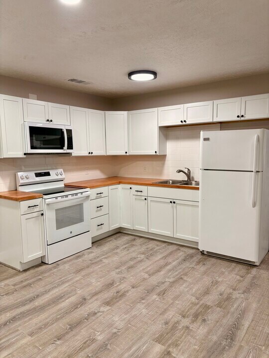 1809 Sawmill Pl in Mansfield, OH - Building Photo