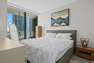 501 NE 31st St in Miami, FL - Foto de edificio - Building Photo