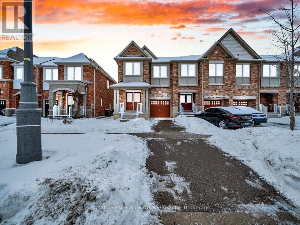160 Sky Harbour Dr in Brampton, ON - Building Photo