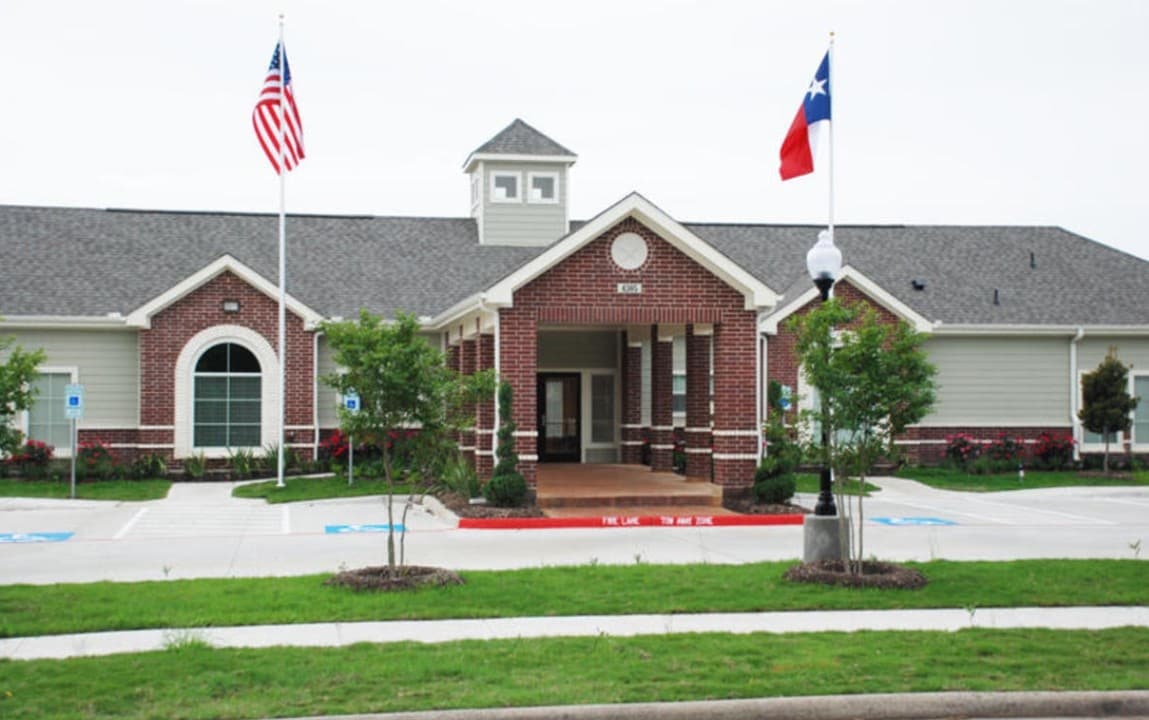 Glenwood Trails in Deer Park, TX - Building Photo