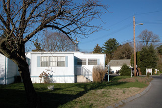 Little Flowers Estates in Vineland, NJ - Building Photo - Building Photo