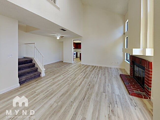 2276 Sandcastle Way in Sacramento, CA - Building Photo - Building Photo