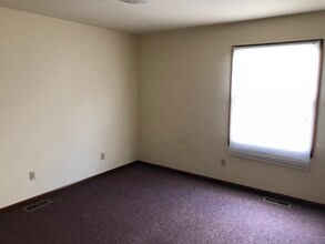 1904 Sand Dollar Dr in Warsaw, IN - Building Photo - Building Photo