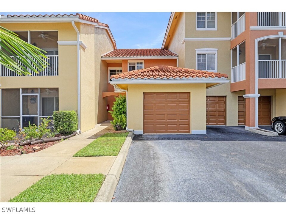 13110 Bella Casa Cir in Ft. Myers, FL - Building Photo