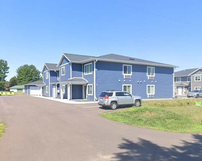 2546 118th St-Unit -102 in Chippewa Falls, WI - Foto de edificio - Building Photo