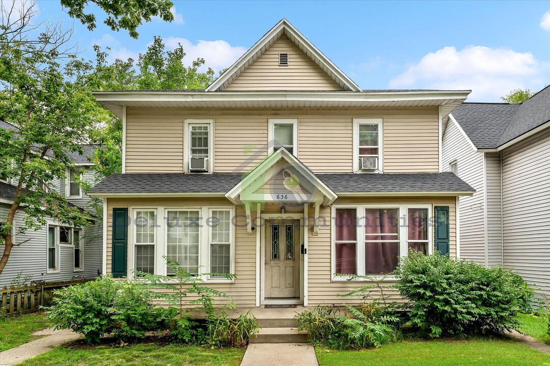 636 Livingston Ave NE-Unit -3 in Grand Rapids, MI - Foto de edificio