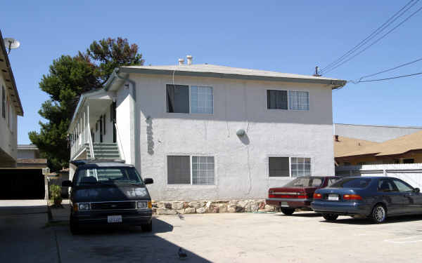 4555 W 173rd St in Lawndale, CA - Building Photo