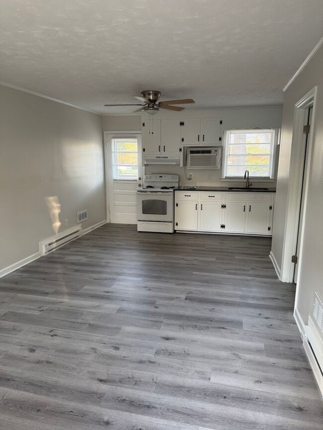 301 McLeod St in Matthews, NC - Building Photo - Building Photo