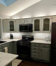 1401 Hillside Ln in McHenry, IL - Foto de edificio - Building Photo
