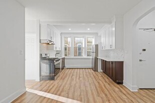 5 Lienau Pl in Jersey City, NJ - Building Photo