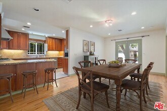 4385 Camellia Ave in Los Angeles, CA - Building Photo - Building Photo