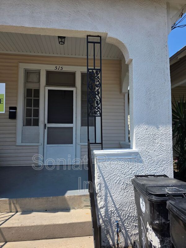 property at 515 S Genois St