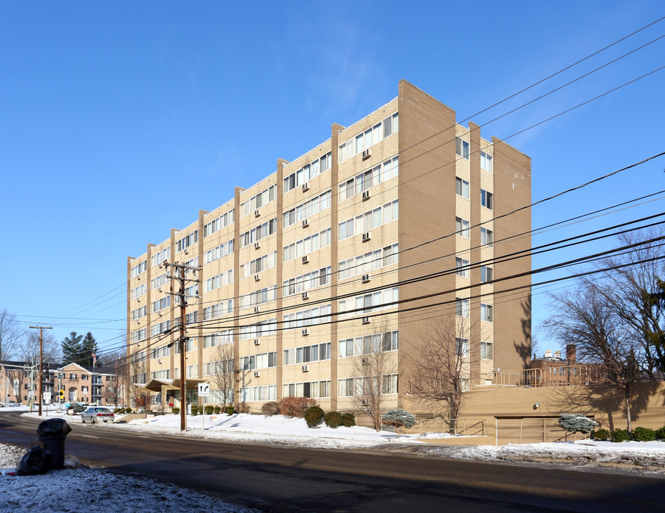 Diplomat Apartments in Canton, OH - Building Photo