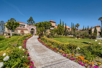 Casa Del Sol in Huntington Beach, CA - Foto de edificio - Building Photo