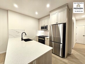 238 Orchards Blvd SW in Edmonton, AB - Building Photo - Building Photo