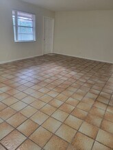 2526 Taylor St, Unit #2 in Hollywood, FL - Foto de edificio - Building Photo