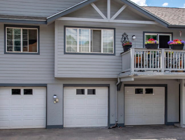 property at 2204 Elk Ln